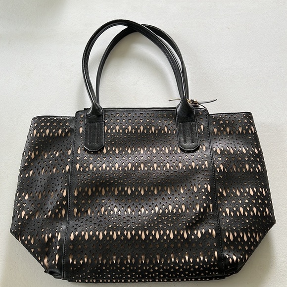 Stella&Dot Shift tote bag, black perforated saffiano - Picture 2 of 12